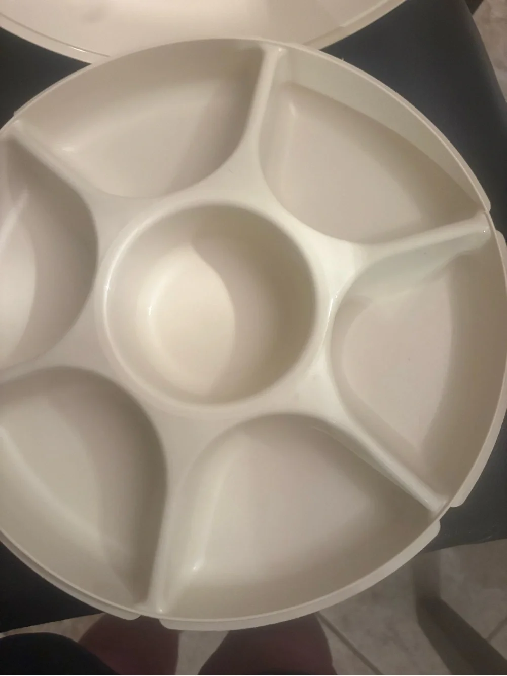 Vintage Tupperware serving center